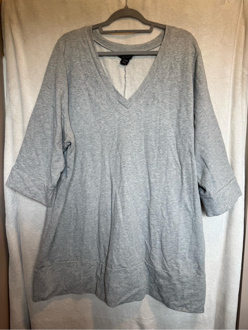 Lane Bryant Light Gray V-Neck Women's Top Tunic